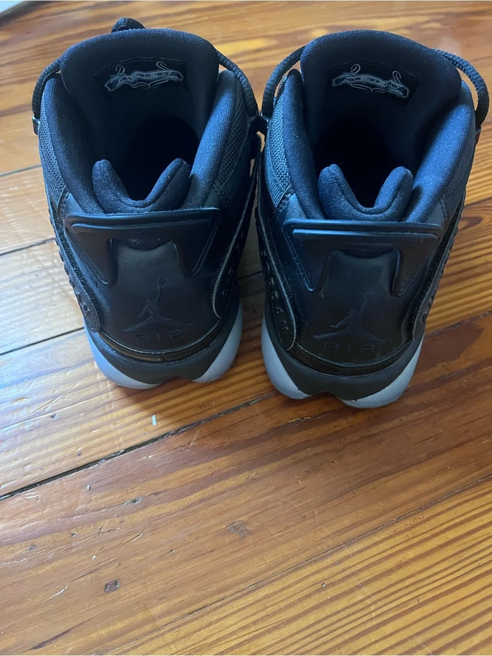 Jordan rings distinctive